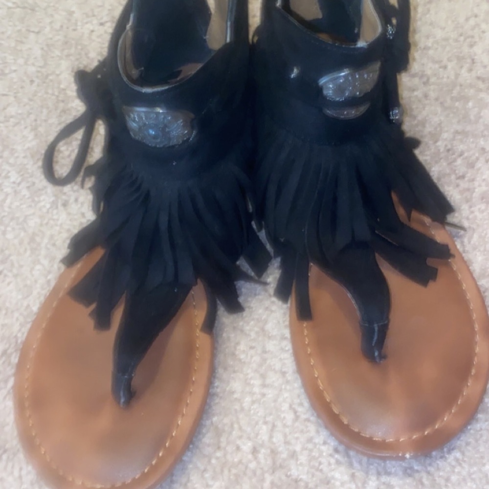 Fringe sandals
